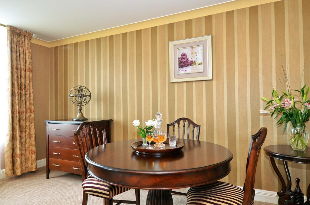 Hotel Newport Newport  Bagian luar foto