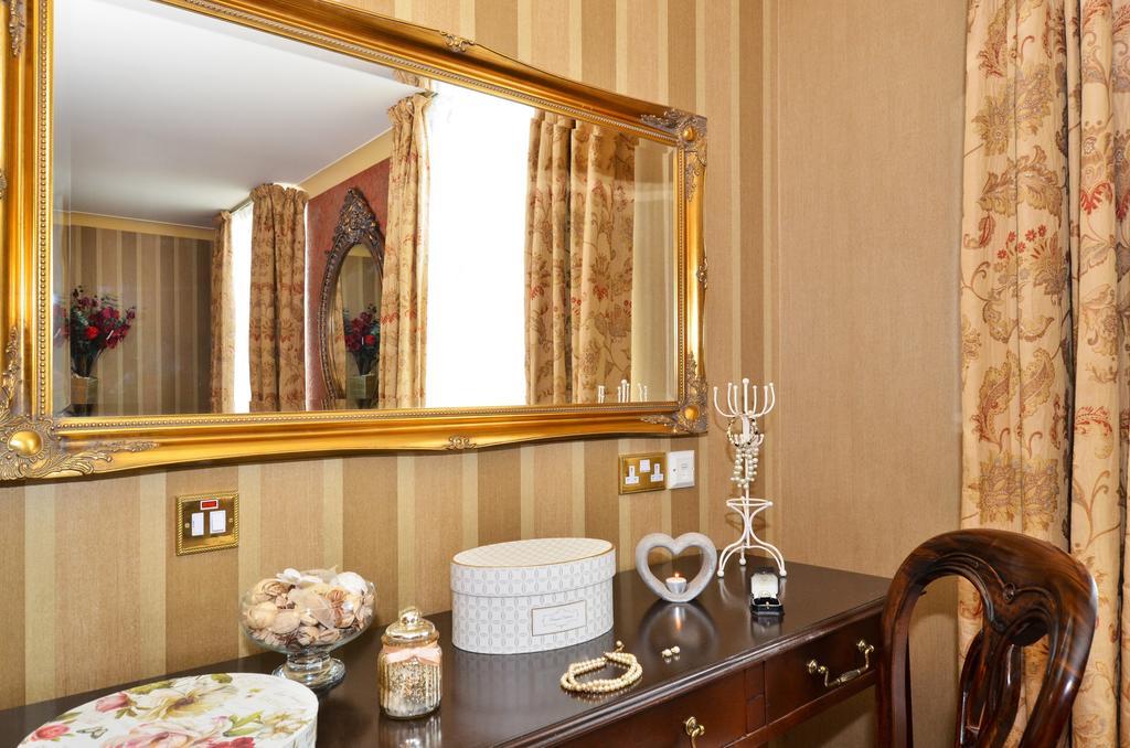 Hotel Newport Newport  Bagian luar foto