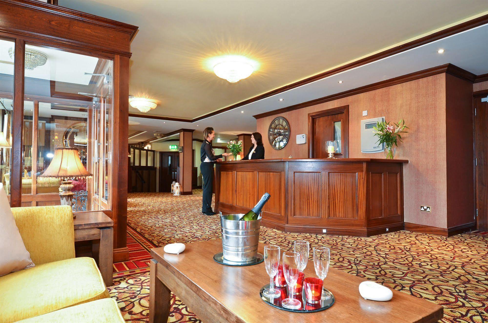 Hotel Newport Newport  Bagian luar foto